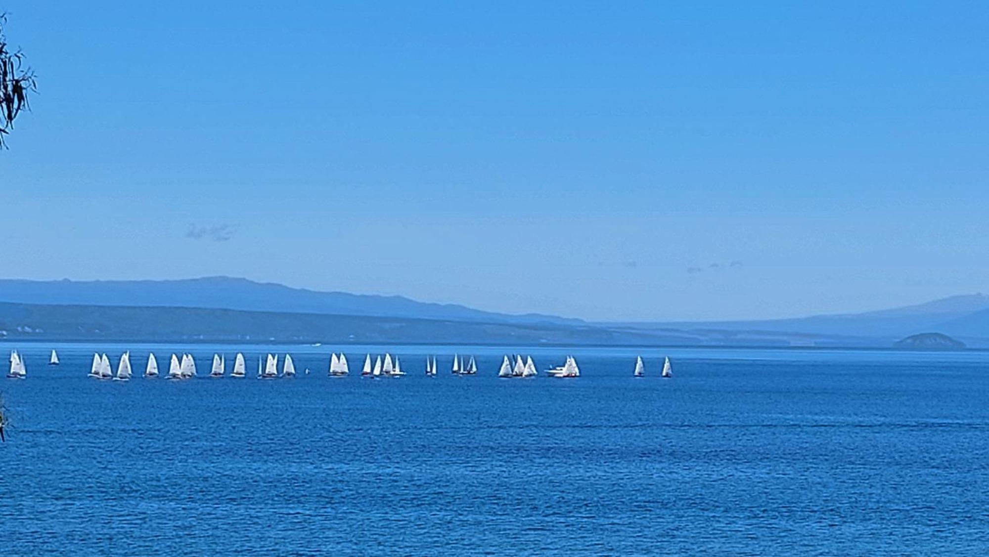 Bed And Breakfast Happy Home Taupo Accommodation Exterior foto